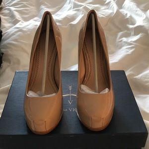 Pour la Victoire Patent Leather Pump